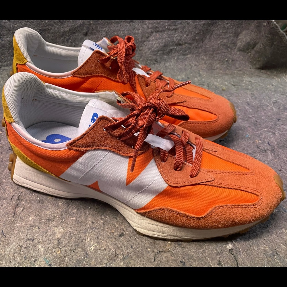 New Balance 327